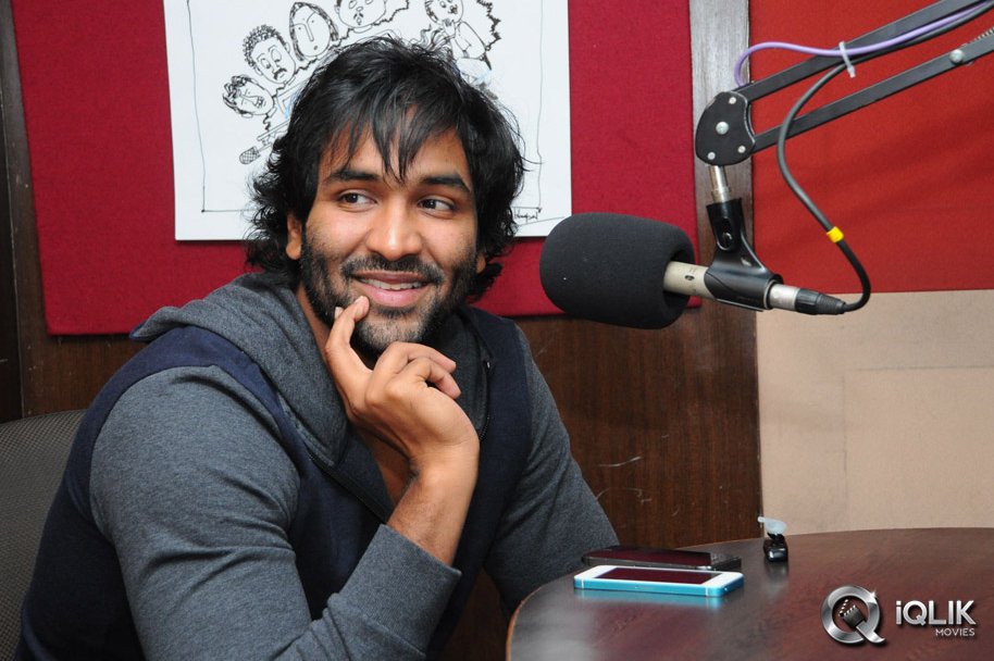 Manchu-Vishnu-at-Red-FM
